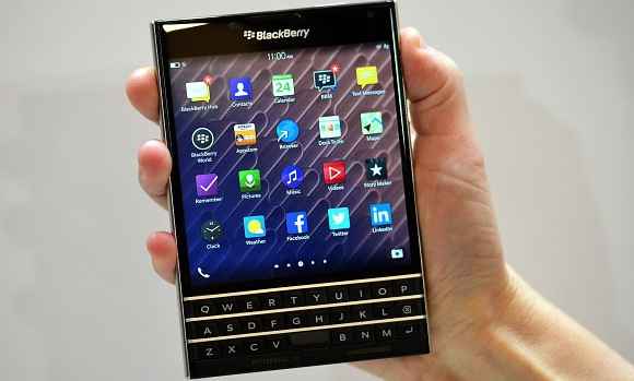 BlackBerry Passport ahora disponible por $ 549