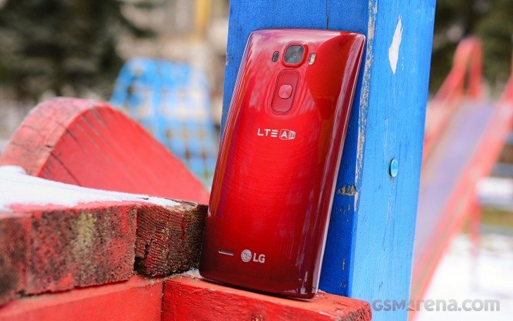 Desbloqueado LG G Flex 2 consigue un precio reducido a $ 329.99
